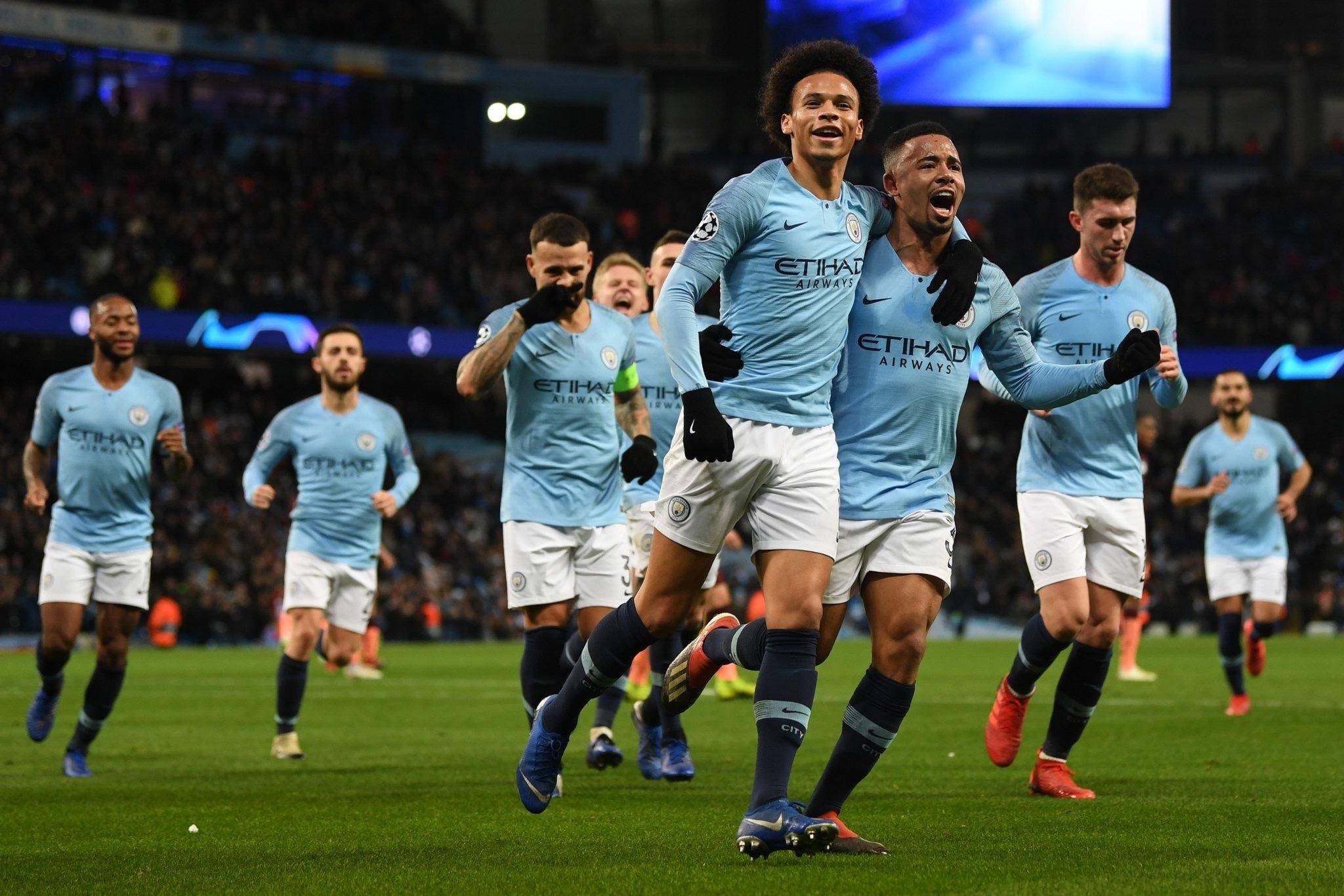 阵容不整的 阵容不整的